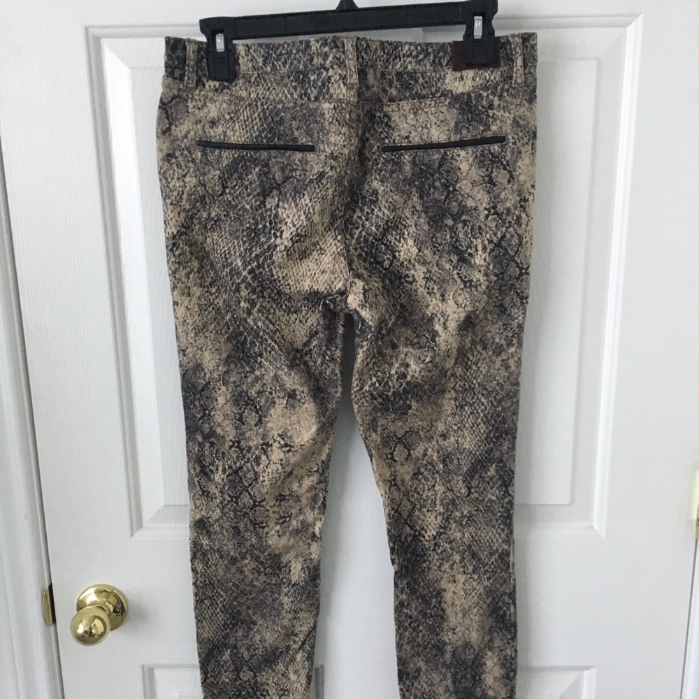 Zara Snakeskin Python Print Jeans / Size 6 - image 4